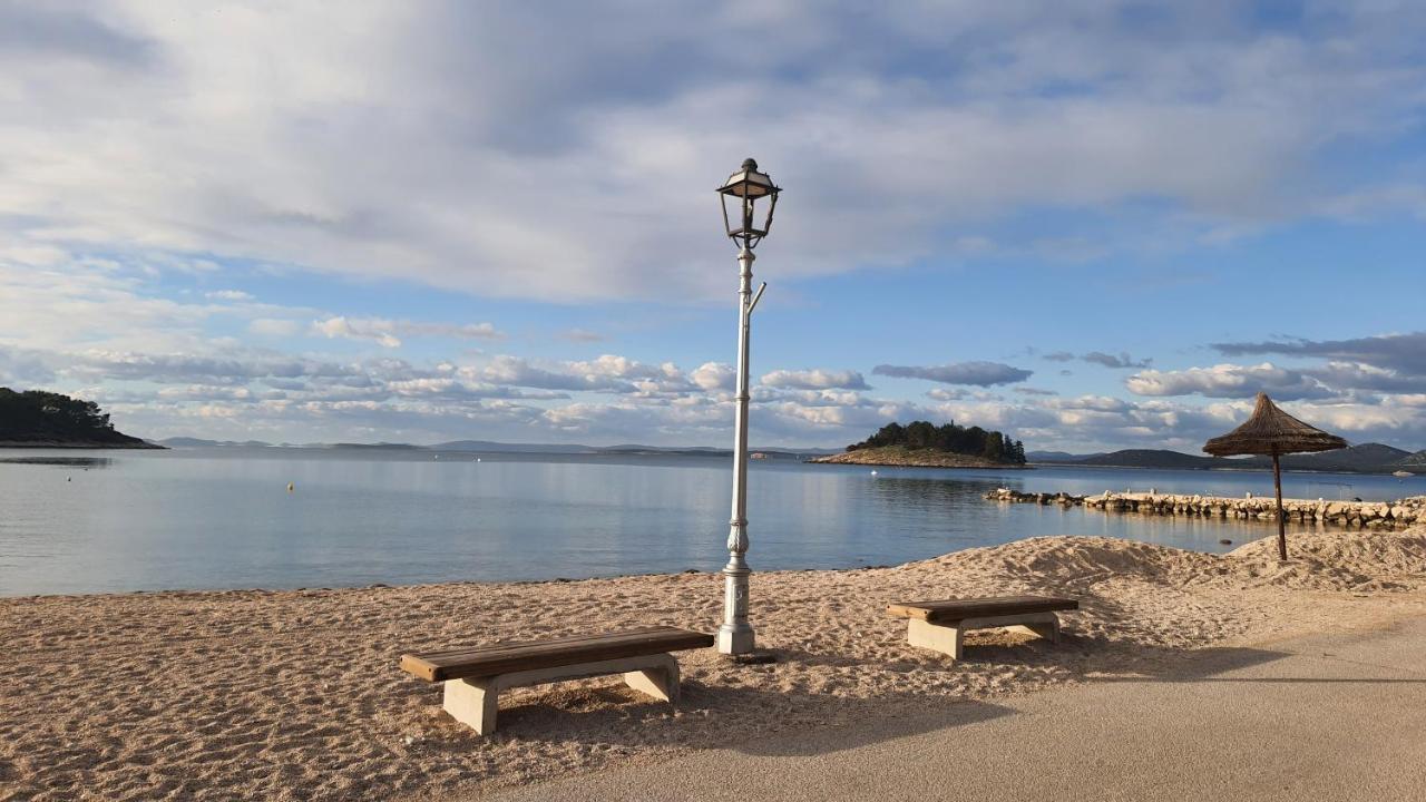 Mobile Homes Tina Ii Nyaraló Pakoštane